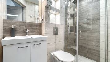 Shower, towels