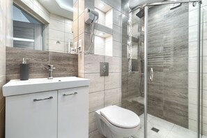 Shower, towels - Villa Atlantis (Kolobrzeg)