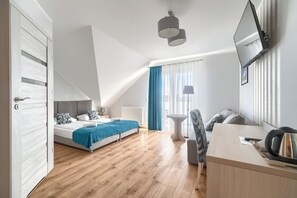 四人房 | 熨斗/熨板、免费 WiFi、床单