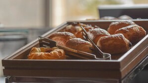 Petit déjeuner anglais servi tous les jours en supplément