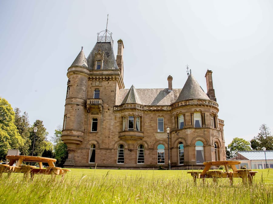 Fachada de la propiedad