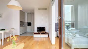 1 Schlafzimmer, hochwertige Bettwaren, Betten mit Memory-Foam-Matratzen