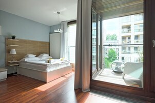 Business Studio | Premium bedding, memory foam beds, individually decorated