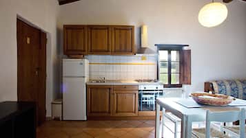 apartman, 1 hálószobával, földszinti (Il Campo) | Privát konyha | Nagyméretű hűtő/fagyasztó és kávé-/teafőző