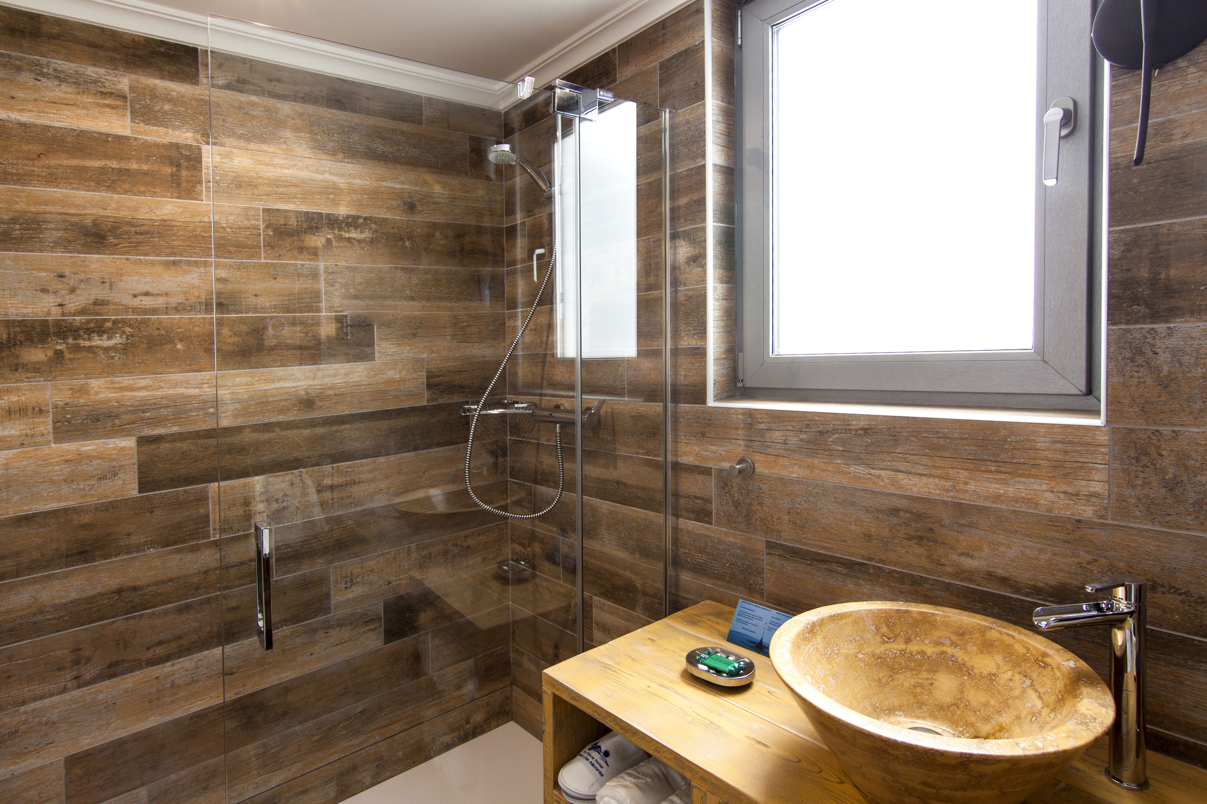 double room (sierra de bernia) | bathroom | shower, free toiletries, hair dryer, slippers