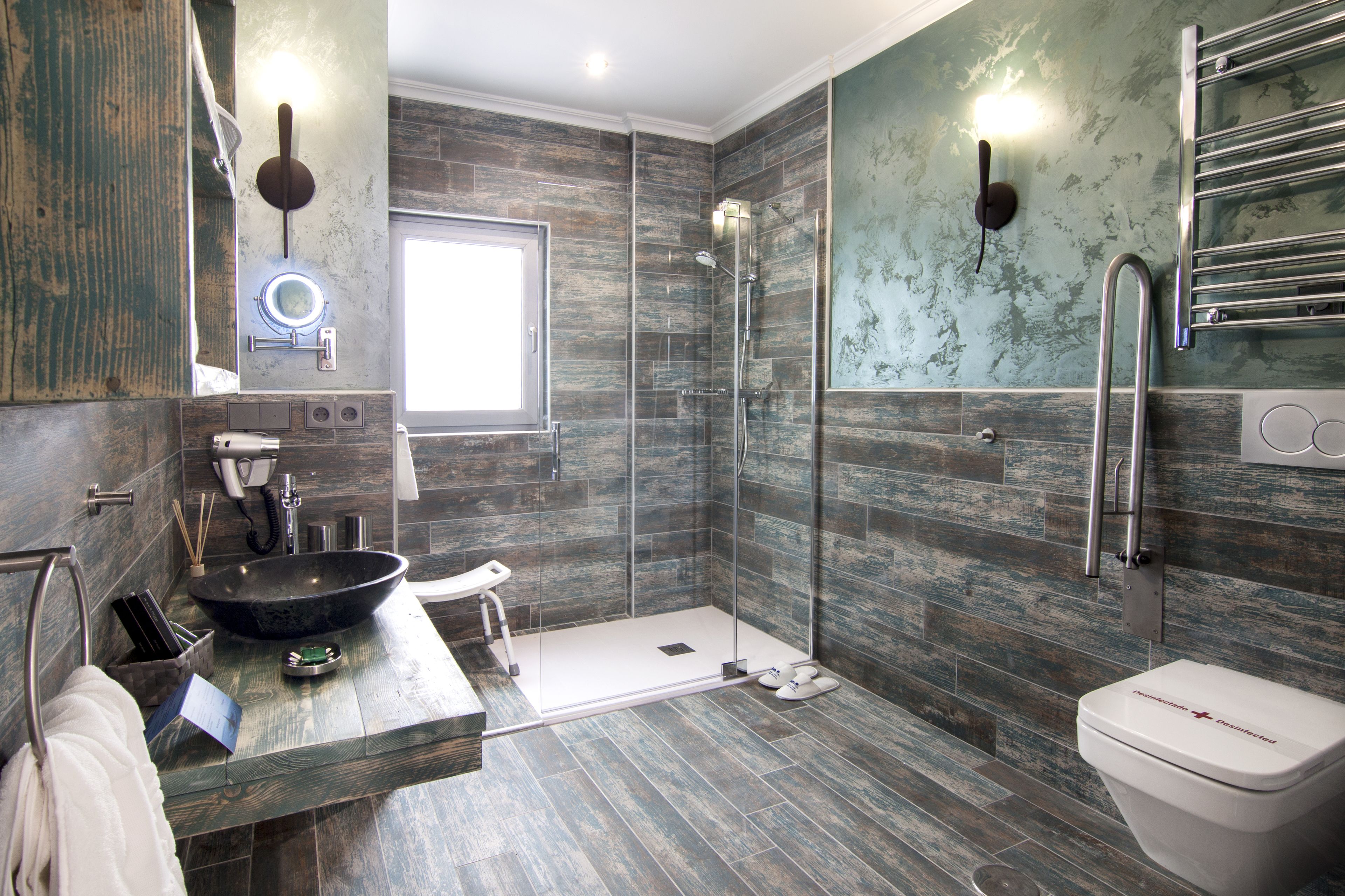 shower, free toiletries, hair dryer, slippers