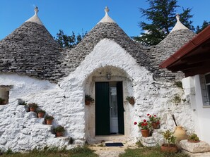 Apartment (Trullo) | Desk, soundproofing, iron/ironing board, free WiFi