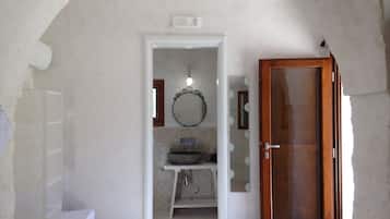 Suite (Alcova) | Desk, soundproofing, iron/ironing board, free WiFi