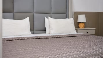 Premium bedding, in-room safe, desk, free WiFi