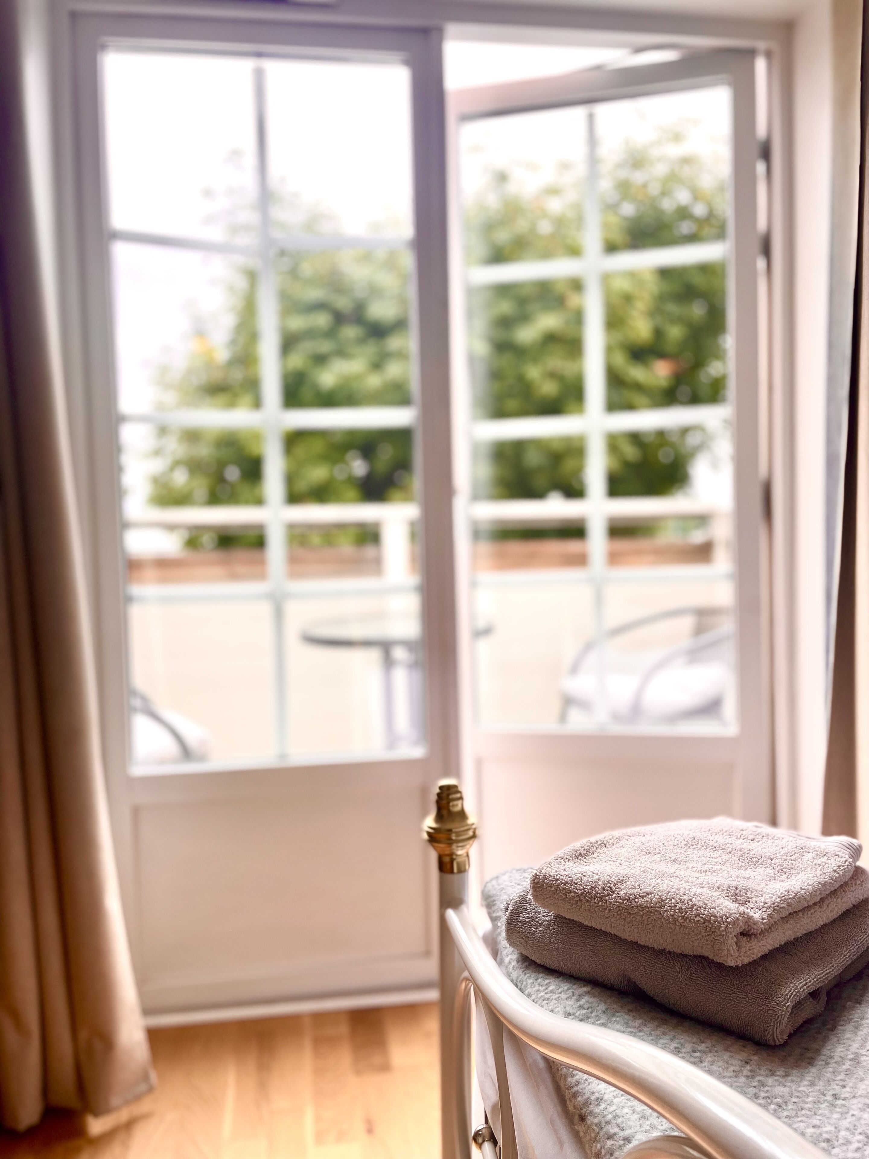 1 bedroom, minibar, desk, iron/ironing board