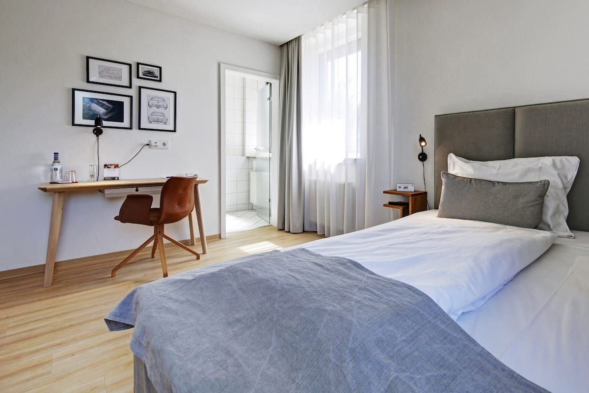 Standard Single Room, 1 Bedroom, Allergy Friendly | Premium bedding, in-room safe, desk, blackout drapes