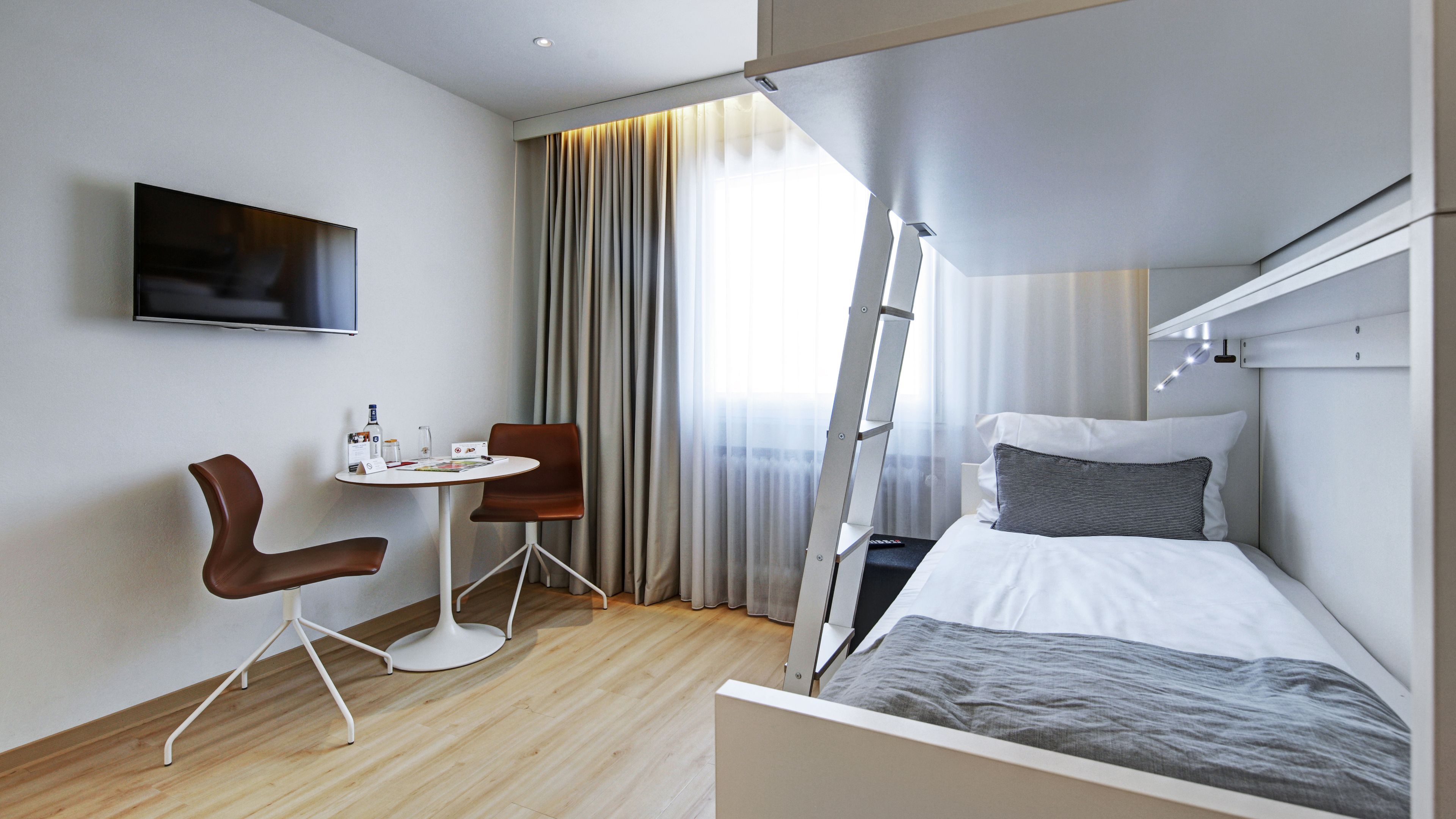 club apartment, kitchenette | room amenity