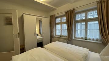 Classic-Maisonette, 1 Schlafzimmer, Küche (Nummer 06) | 1 Schlafzimmer, individuell dekoriert, individuell eingerichtet