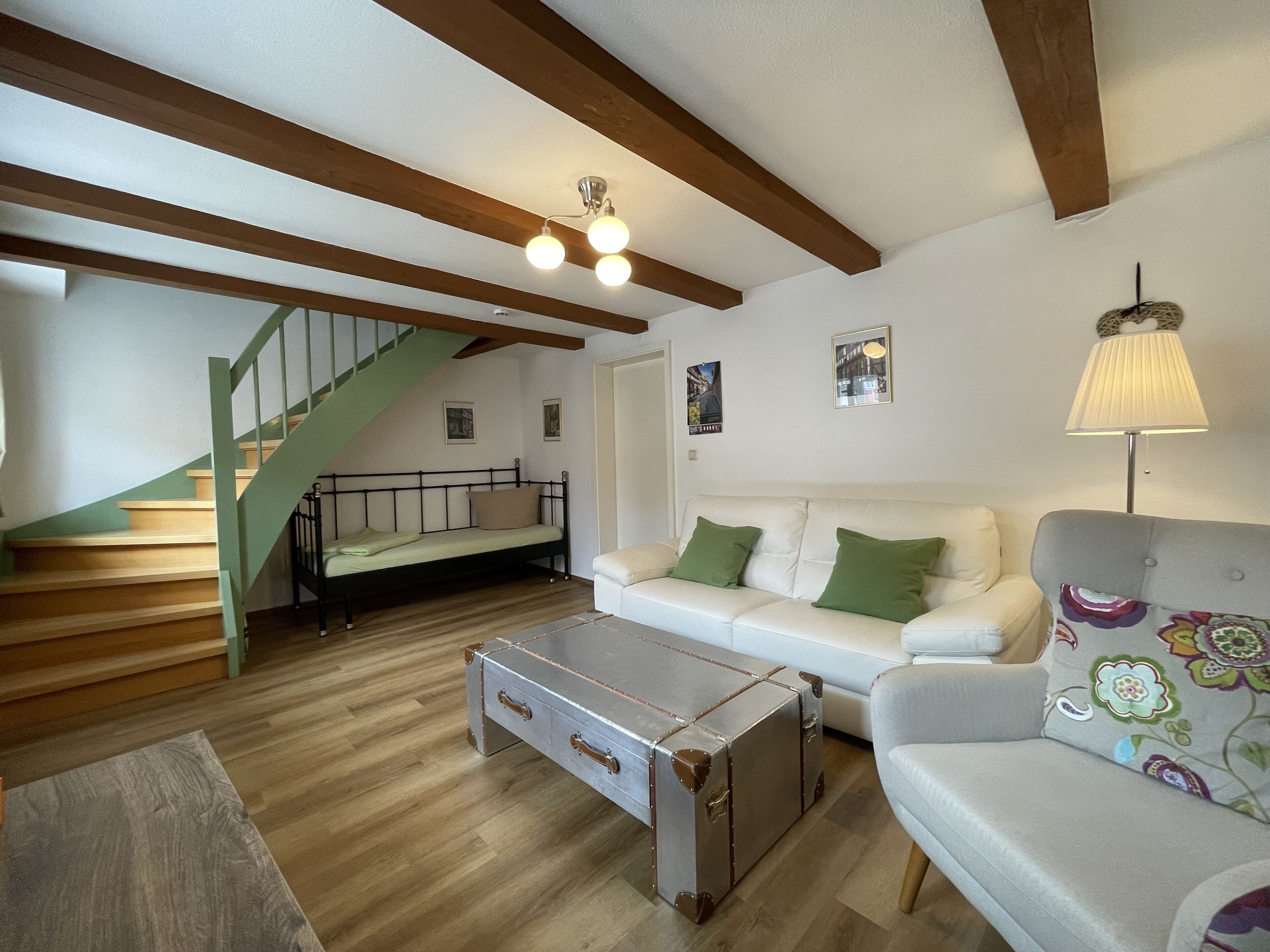 Comfort-Apartment, 1 Schlafzimmer, Balkon, Stadtblick (Nummer 05) | Wohnbereich | 32-Zoll-Fernseher mit Satellitenempfang