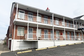 Exterior - Four Keys Inn (Portsmouth)