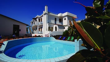 Piscine extérieure