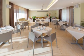 Daily local cuisine breakfast (EUR 10 per person) - Zeus Residence Hotel (Aci Castello)