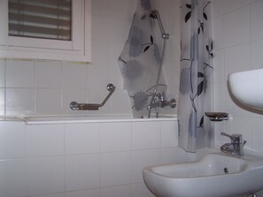 Bathroom - Casa Lelli (Lugano)