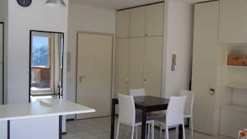 Deluxe-Apartment, 2 Doppelbetten, Nichtraucher, Seeblick (openspace) | Hochwertige Bettwaren, individuell dekoriert, individuell eingerichtet