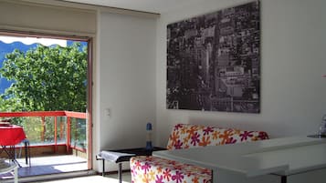 Premium bedding, individually decorated, individually furnished, desk