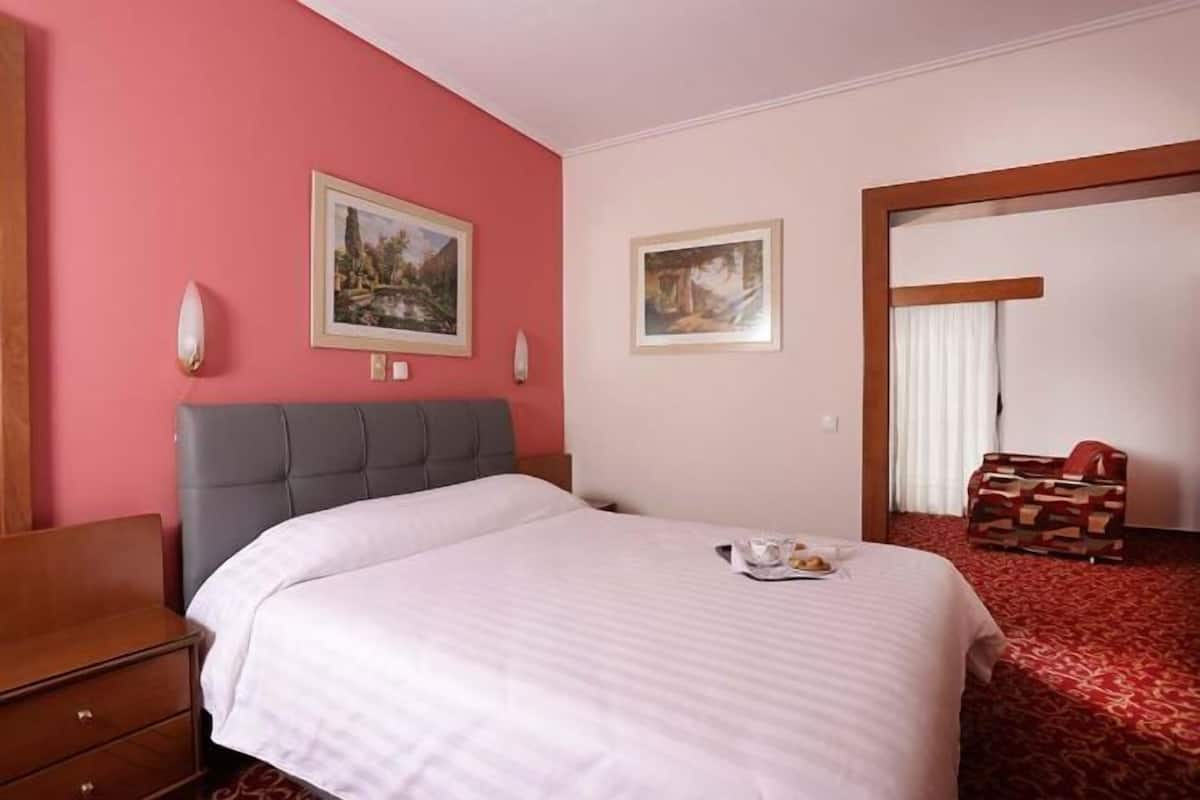1 bedroom, minibar, in-room safe, desk