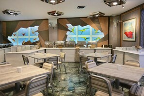 Petit déjeuner buffet compris tous les jours