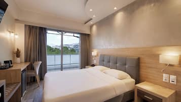 Superior Double or Twin Room | Minibar, in-room safe, desk, blackout curtains