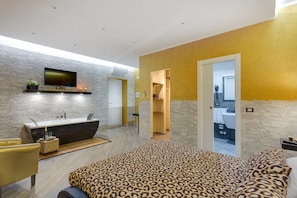 Memory-foam beds, minibar, in-room safe, desk - Excellence Suite (Rome)