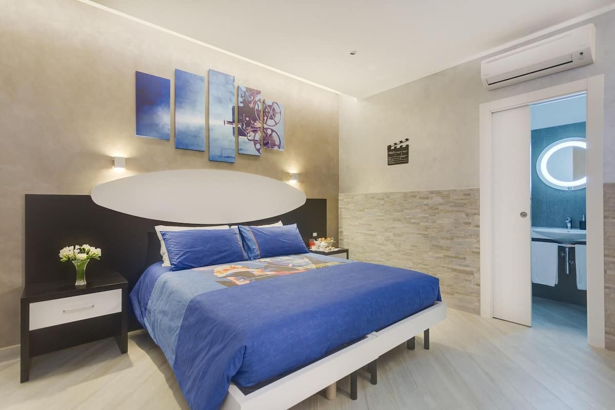 Memory foam beds, minibar, in-room safe, desk