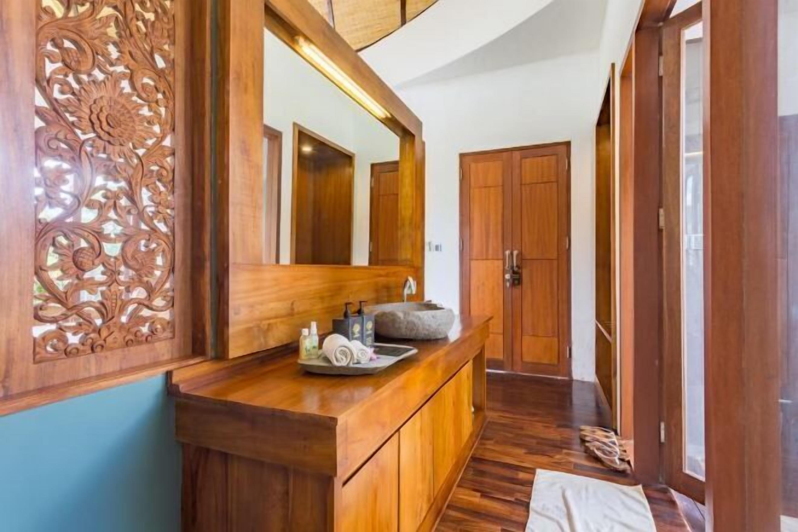 Bañera y ducha independientes, cabezal de ducha tipo lluvia