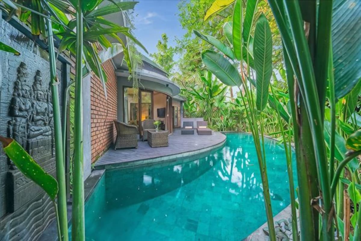Two Bedroom Villa with Pool