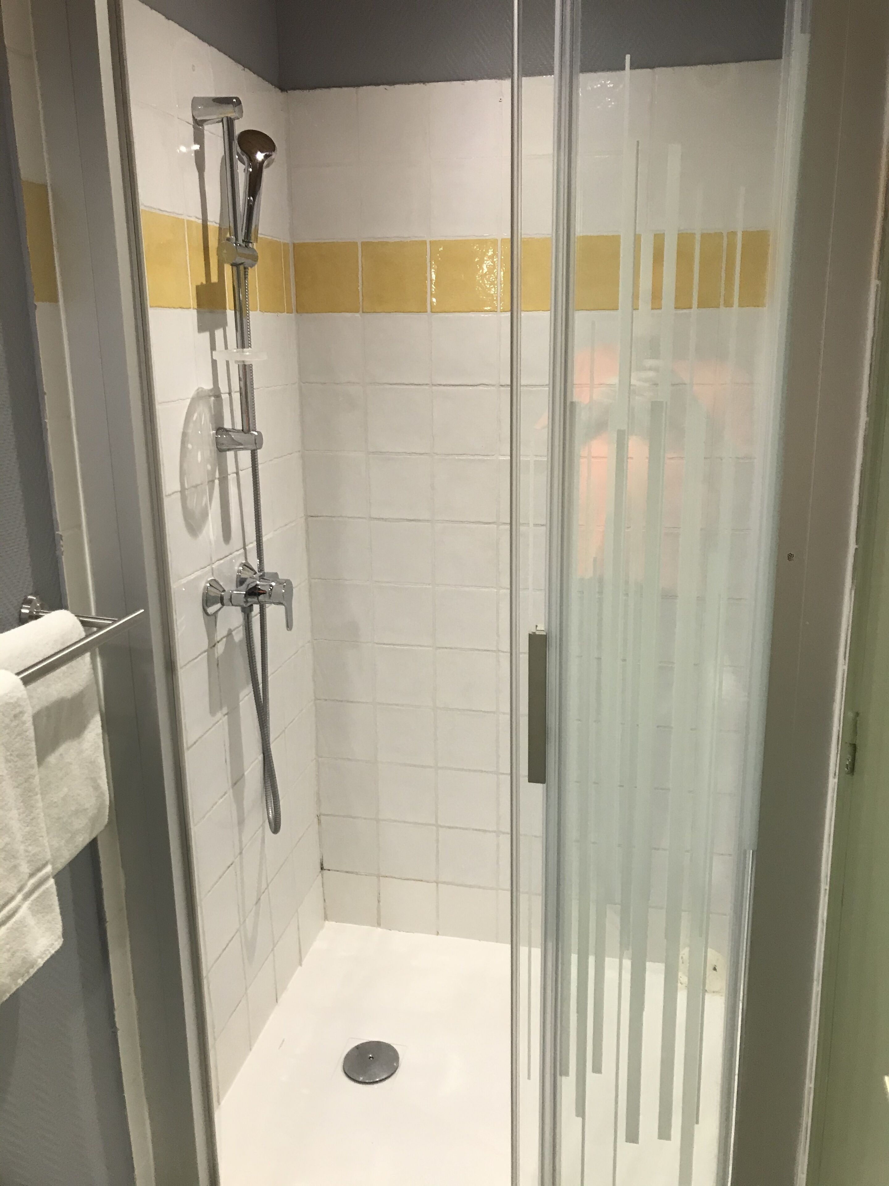 double room | bathroom | shower, free toiletries, hair dryer, towels