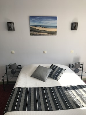 Double Room | Premium bedding, desk, soundproofing, free WiFi