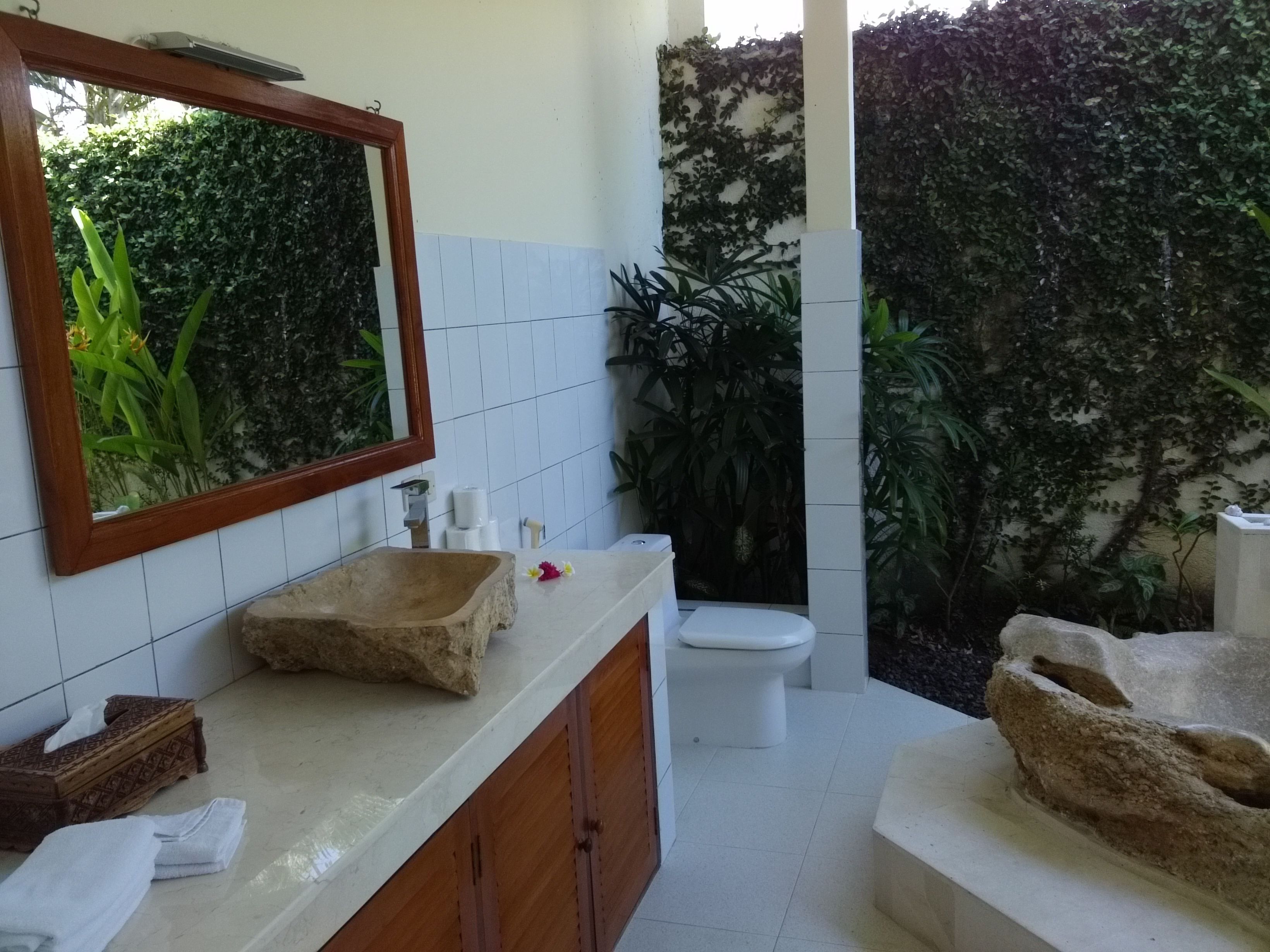 executive villa, 2 bedrooms, garden view | deep-soaking bathtub