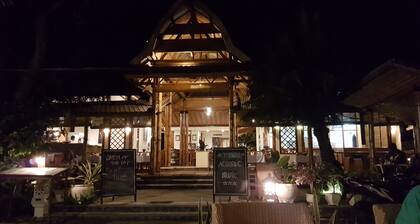 Starlight Restaurant & Bungalows