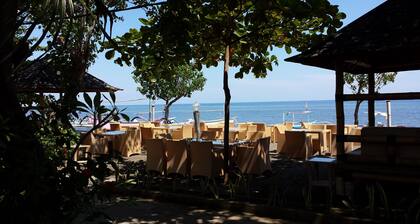 Starlight Restaurant & Bungalows