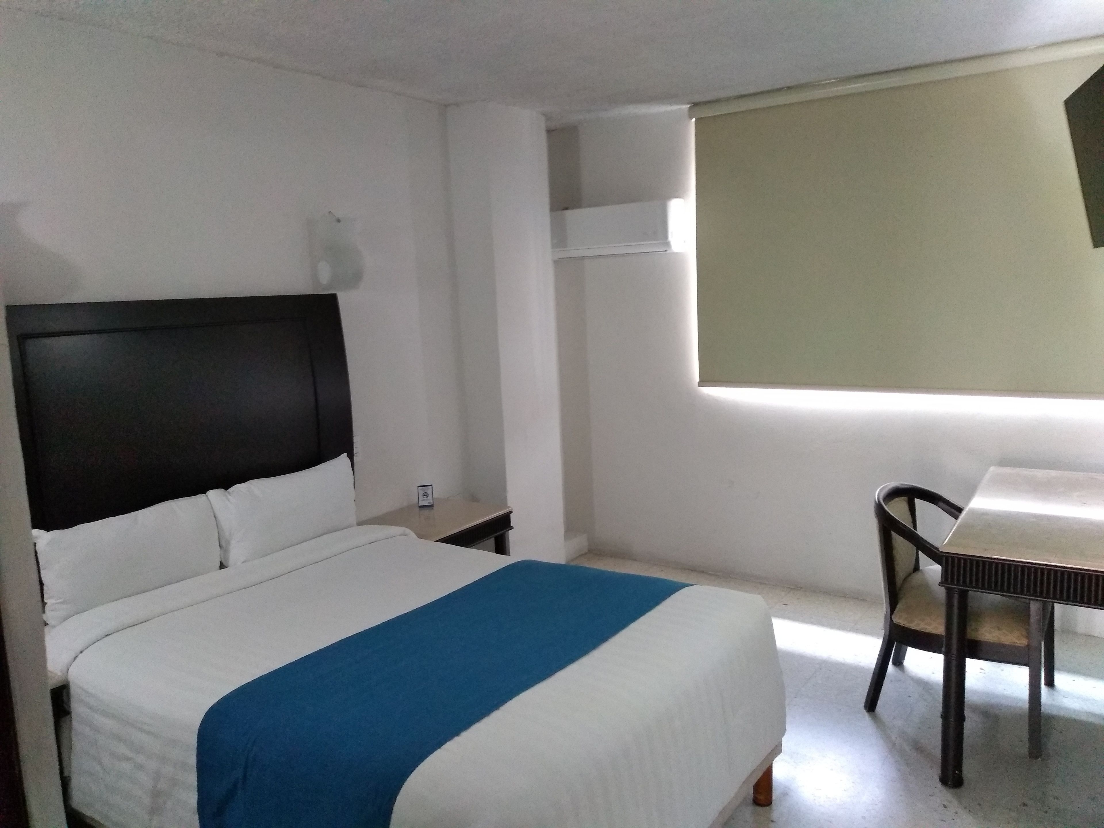standard room, 1 large single bed | premium bedding, in-room safe, desk, free wifi
