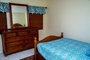 3 bedrooms, iron/ironing board, free WiFi