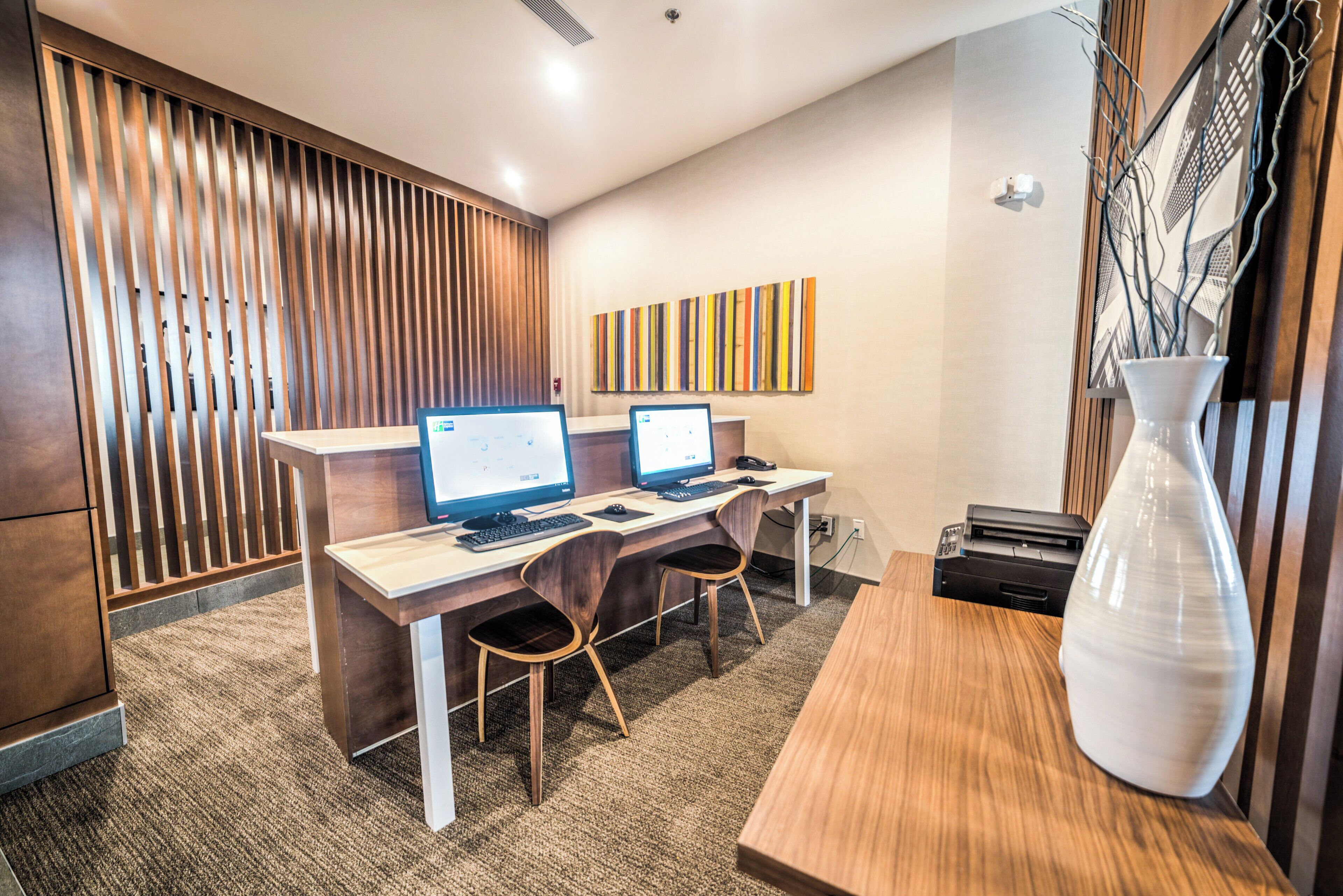Photo - Holiday Inn Express & Suites - West Edmonton-Mall Area by IHG