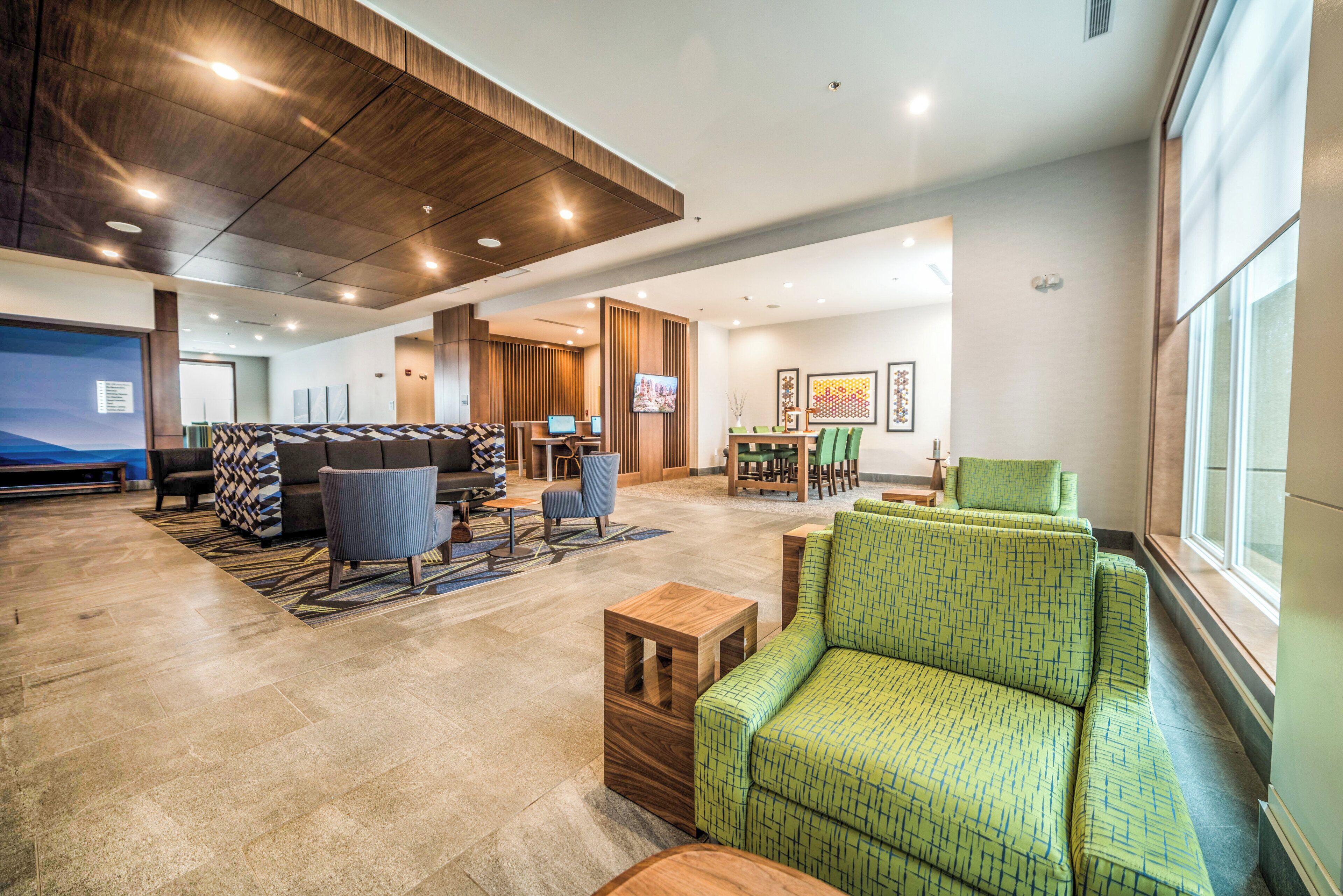 Photo - Holiday Inn Express & Suites - West Edmonton-Mall Area by IHG