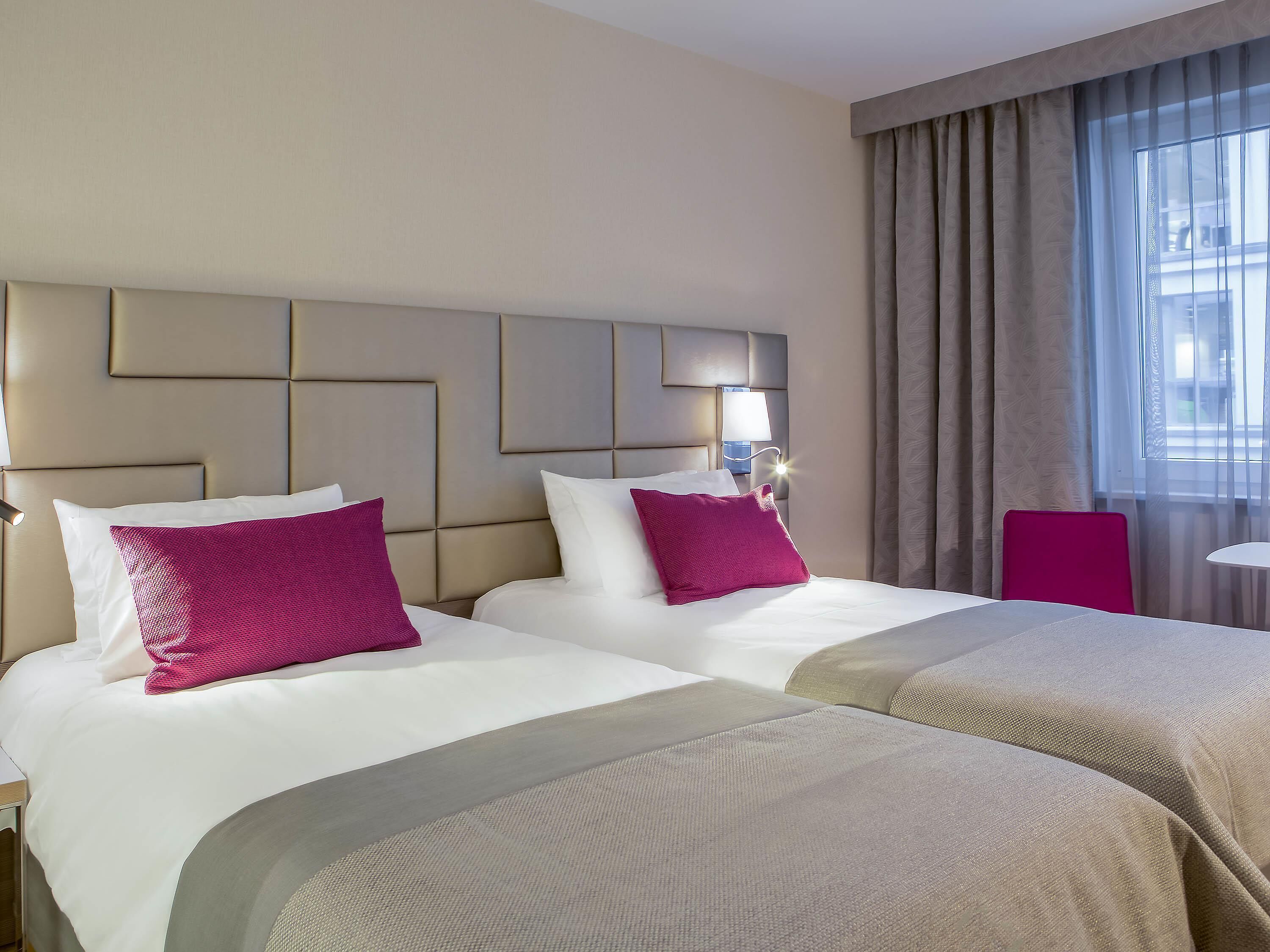 Classic Twin Room, 2 Twin Beds | Minibar, in-room safe, desk, blackout drapes