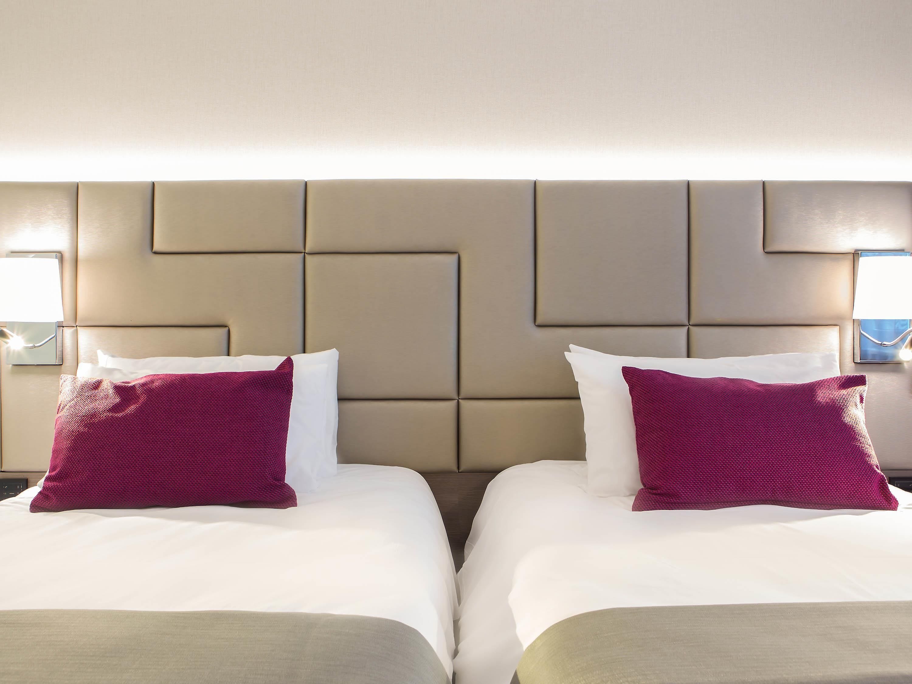 Classic Twin Room, 2 Single Beds | Minibar, in-room safe, desk, blackout curtains