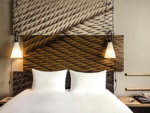 Habitación estándar, 1 cama doble | Ropa de cama de alta calidad y escritorio