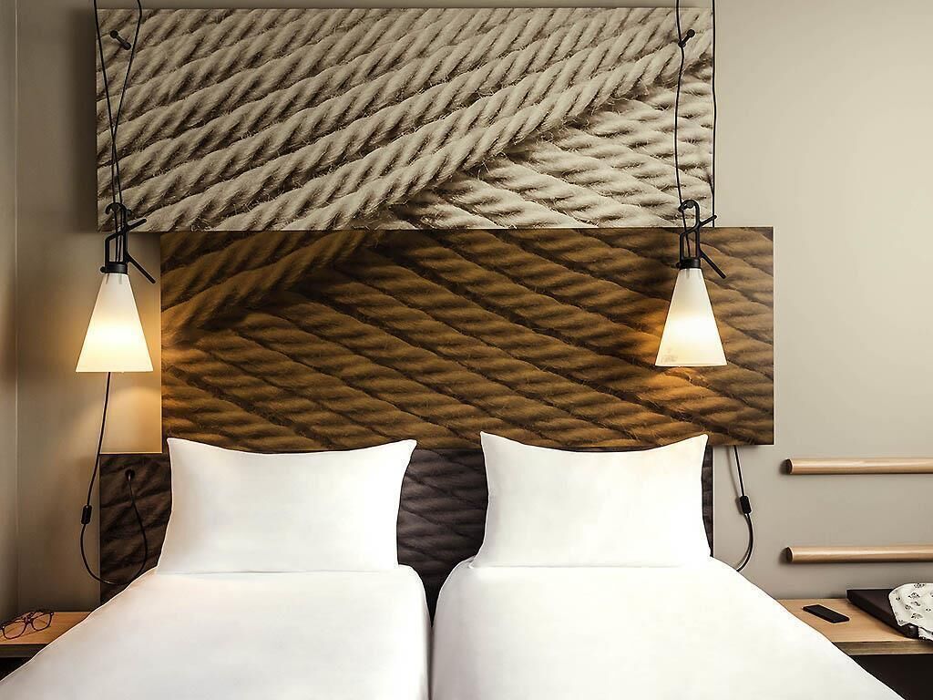 Standard-Zweibettzimmer, 2 Einzelbetten | Hochwertige Bettwaren, Schreibtisch, laptopgeeigneter Arbeitsplatz