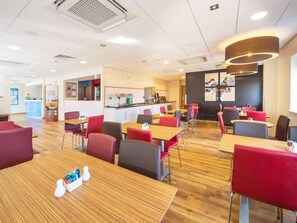 Dining - Travelodge Weston-super-mare (West Malling)