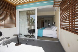 Superior Triple Room, Balcony | Minibar, in-room safe, desk, laptop workspace - Hotel Maresta Lodge - Hotel Asociado Casa Andina (Nuevo Chimbote)