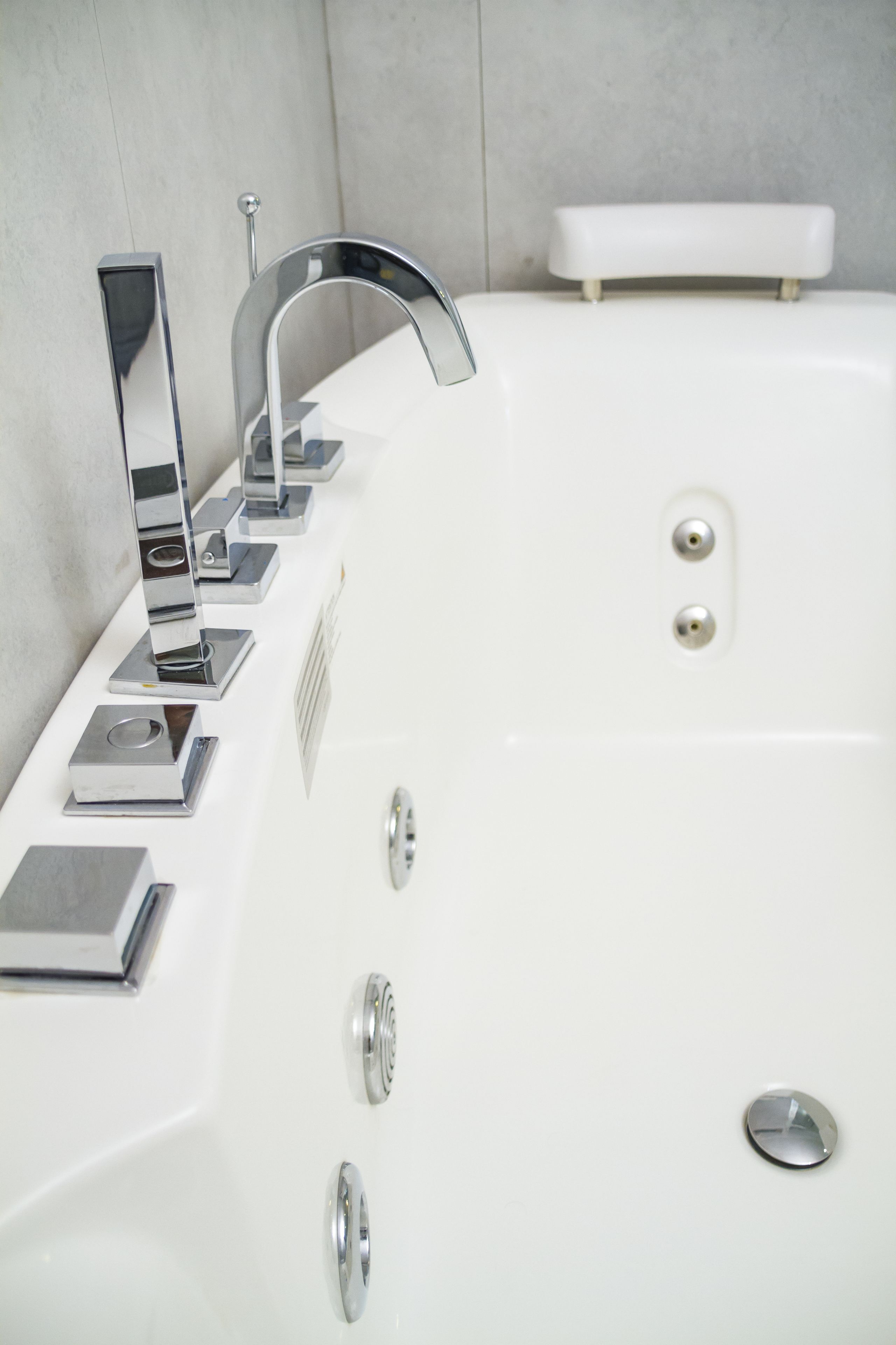 deluxe suite, balcony | 1 bedroom, minibar, in-room safe, desk