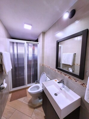 Standard Room | Bathroom
