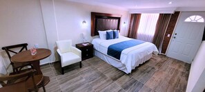 Deluxe Room | Premium bedding, down comforters, individually decorated - Hotel Tierras Blancas (Valle de Bravo)