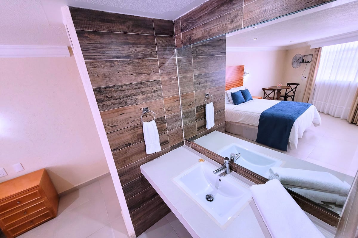 standard room | premium bedding, down duvets, individually decorated